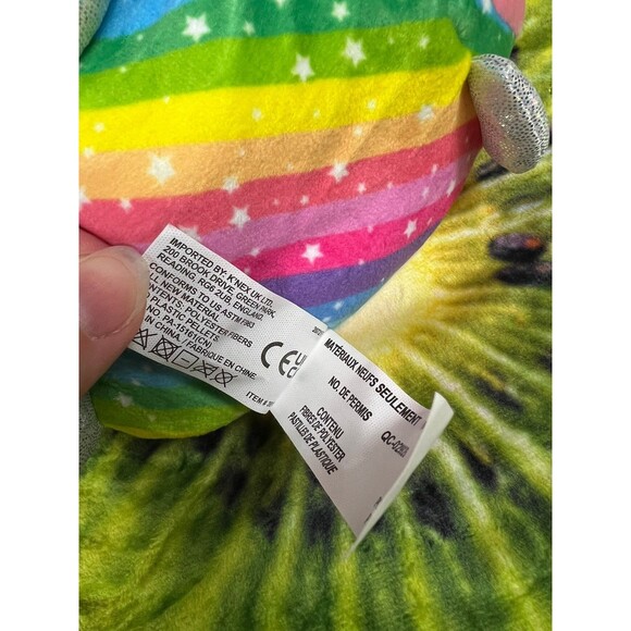 Cutetitos Partyitos Rainbow Fishito Splashito, Fish Plush with Blanket! - Picture 4 of 5